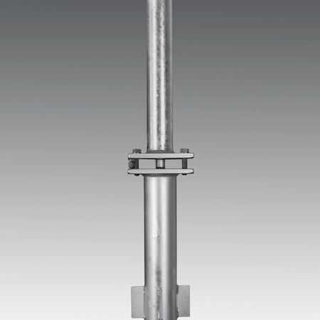 Ein Kippgelenk für einen Fahnenmast vor weißem Hintergrund